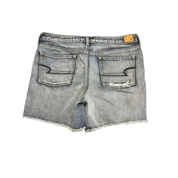 American Eagle women’s 14 slouchy Bermuda shorts button fly distressed￼ - Picture 2 of 8